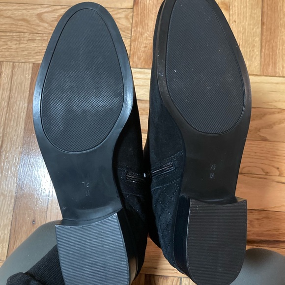 BRAND NWOT Black Suede Booties Women’s size 7.5 - Picture 3 of 7